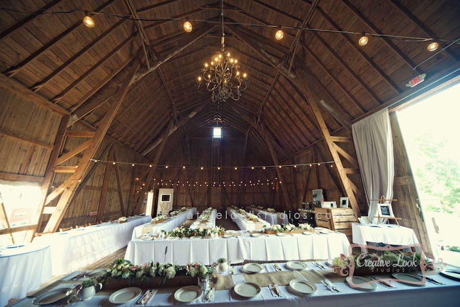 barn-wedding-farming-betty's-wi0088