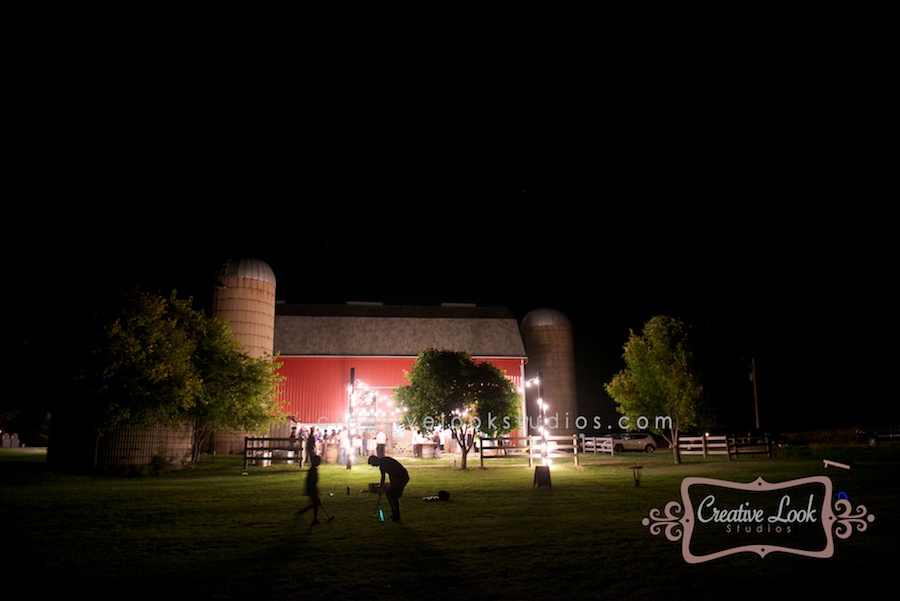 barn-wedding-farming-betty's-wi0109